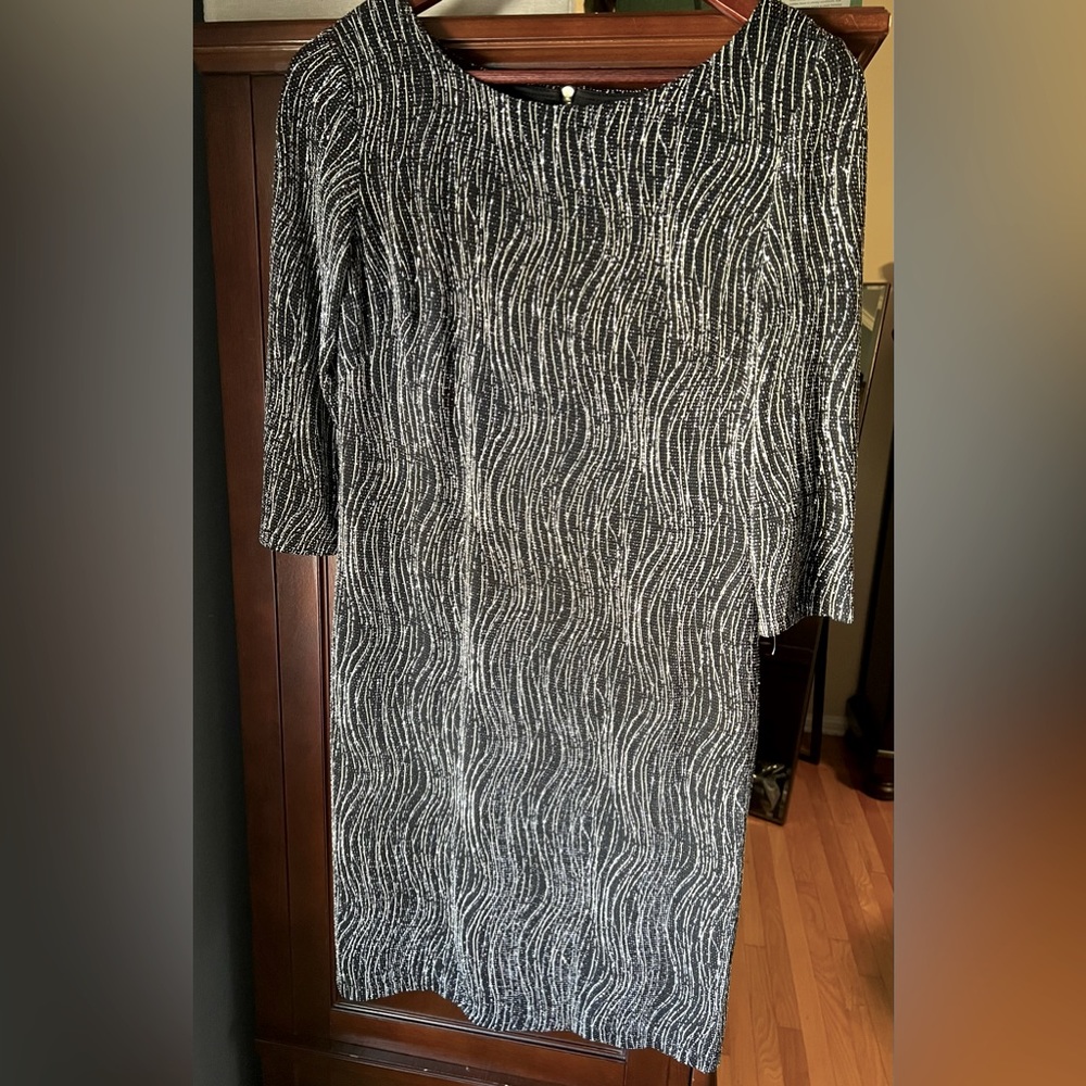 Eliza J Black and Silver  3/4 sleeve dress 10P